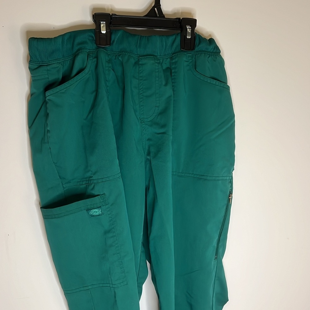 Dickies elastic waist green scrub pants